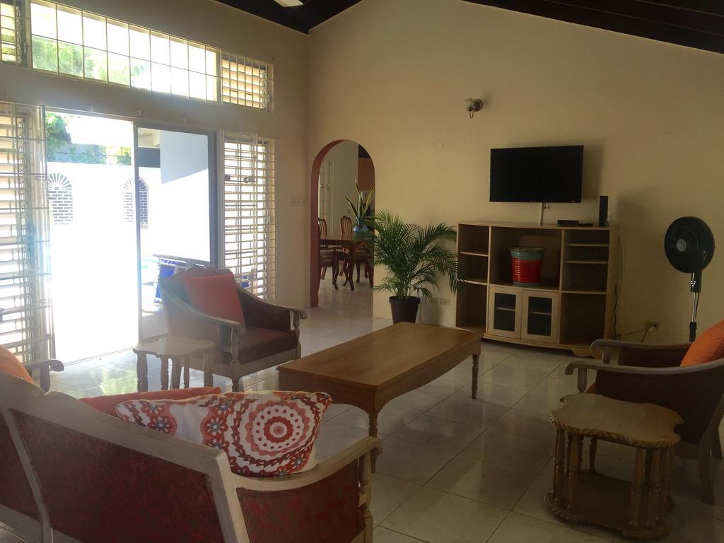 La Casa Feliz Hotel Montego Bay Esterno foto