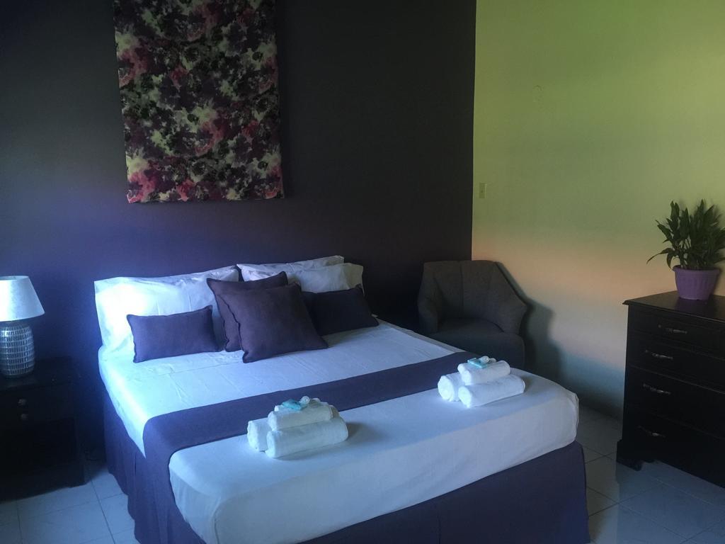 La Casa Feliz Hotel Montego Bay Esterno foto